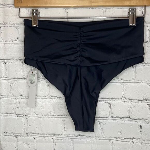 Swiminista Women’s black Front Tie Bikini Bottom Ruched Back New with tags Small - Picture 3 of 5